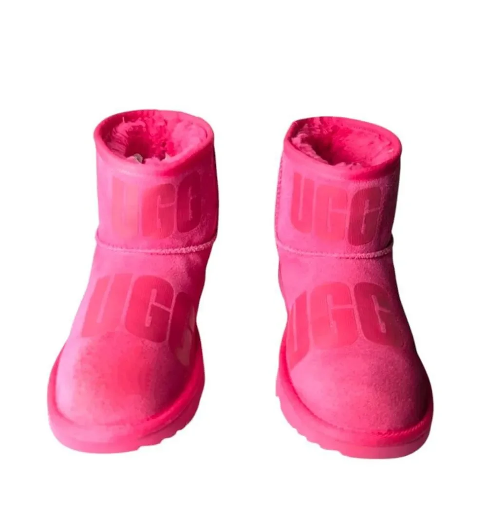 NWOB UGG Classic Mini Scatter Graphic Boot In Pink Size 5Y/W6.5